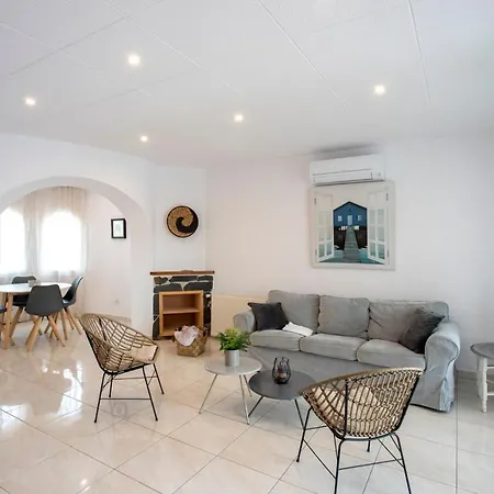2011 Casa De Planta Baja Con Piscina Y Amarre By Homeselectspain