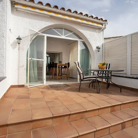 2011 Casa De Planta Baja Con Piscina Y Amarre By Homeselectspain